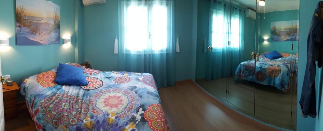 Semi-Detached Adosado Con Encanto -130 M2 - Wifi 600 Mb - Piscina Comunitaria - Patio Privado Torremolinos Bagian luar foto