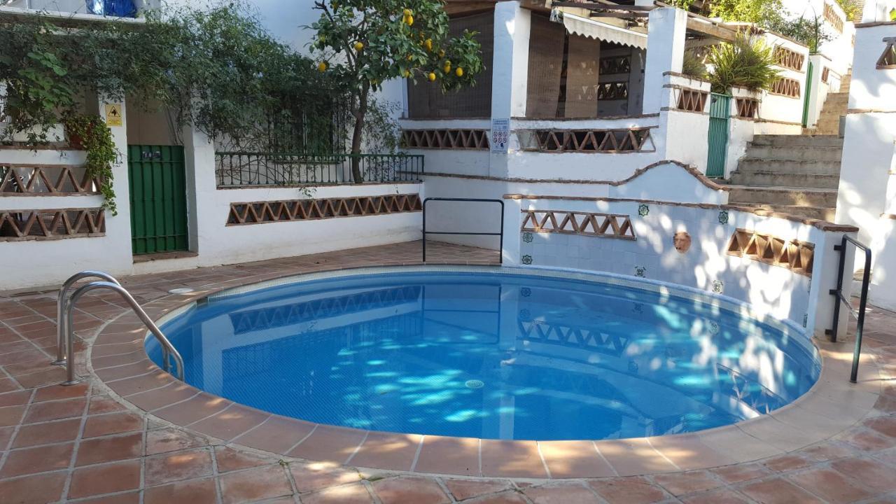 Semi-Detached Adosado Con Encanto -130 M2 - Wifi 600 Mb - Piscina Comunitaria - Patio Privado Torremolinos Bagian luar foto